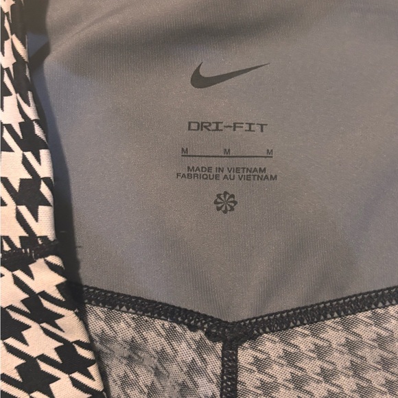 Nike Women's One ICON Clash " Dri-Fit Houndstooth Leggings  - Size M - Picture 4 of 4